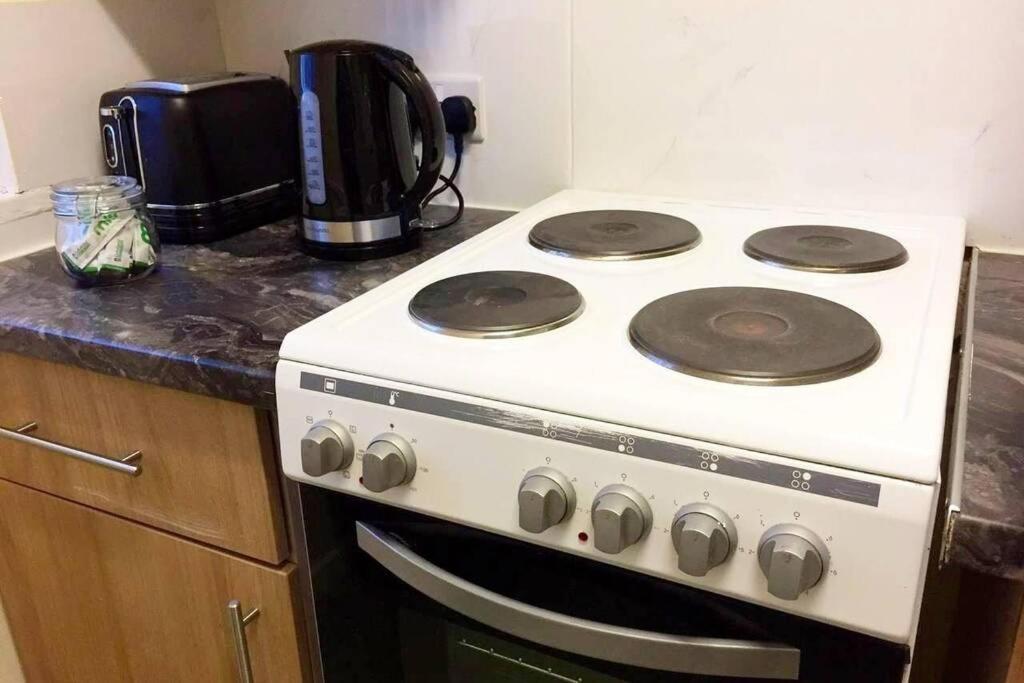 Conveniently Situated 1Bed Apt In Stretford Apartman Manchester Kültér fotó